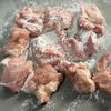 ご飯が止まらない!【鶏肉とピーマンのガリバタ醤油炒め】の工程1