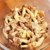 〖レンジで簡単〗豚こまとしめじのバタポン!ご飯が進むの工程2