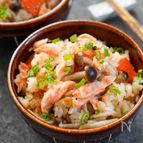 『鮭ハラスの炊き込みご飯』鮭の旨みたっぷり！ごちそうご飯♡
