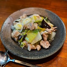 家中の米が無くなる程美味すぎる【豚バラ白菜のネギ塩餡掛け丼】