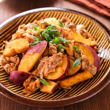 【さつまいもときのこの豚キムチ炒め】ご飯が進む秋おかず！