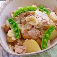 新じゃがと新玉ねぎの旨だしにんにくバター肉じゃが