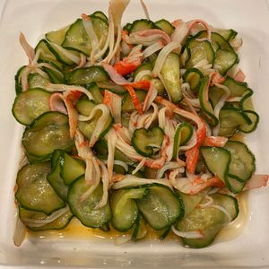 おかか昆布🍙の作ってみた!投稿(簡単副菜☆『きゅうりとかにかまのさっぱり甘酢和え』)