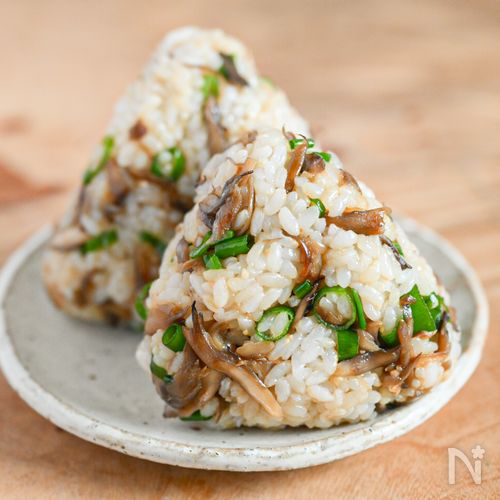 手軽でおいしい！まいたけのみそおにぎり
