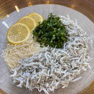 楽ラク手抜キッチン🐶🐾の作ってみた!投稿(食欲がないときでもOK！しらすとカイワレ大根の白だしそうめん)