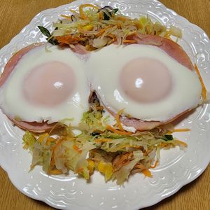 ナムディの作ってみた!投稿(ほんのひと手間!千切りキャベツのハムエッグ)