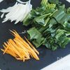 一口食べたら止まらない!【そぼろチャプチェ】の工程1