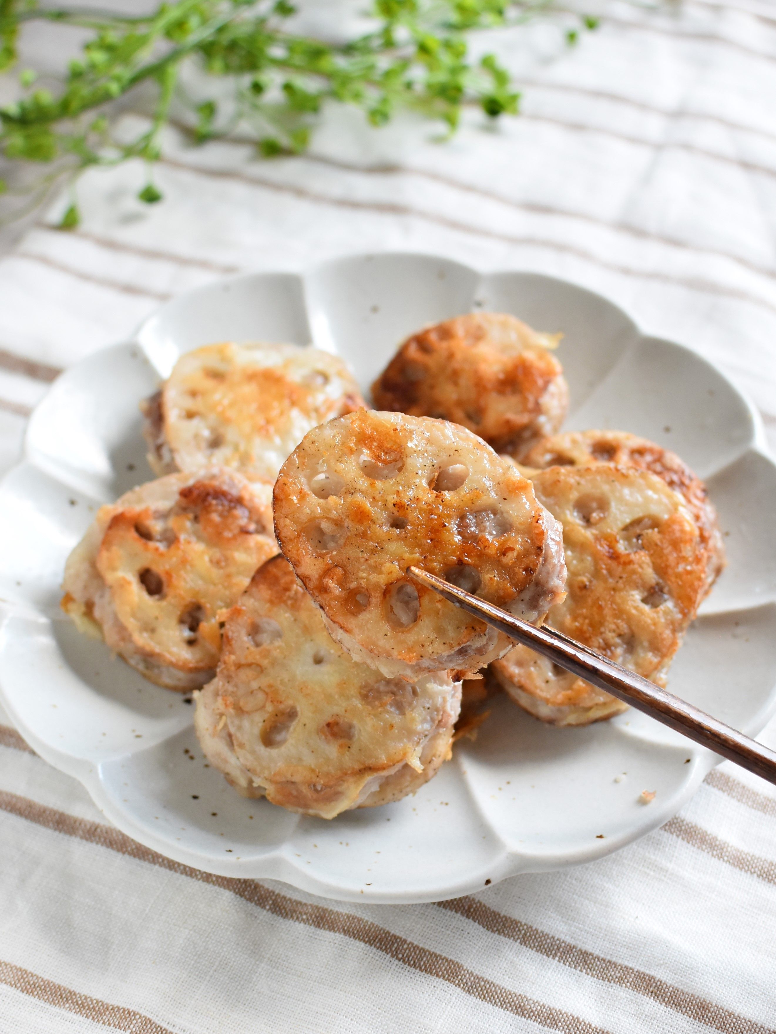 蓮根ハサミ揚げ風ワンパン焼き | レシピサイトNadia