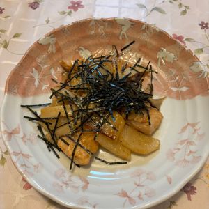 1625337の作ってみた!投稿(【鮭と長芋のめんつゆバター】こんがりてりてり！)