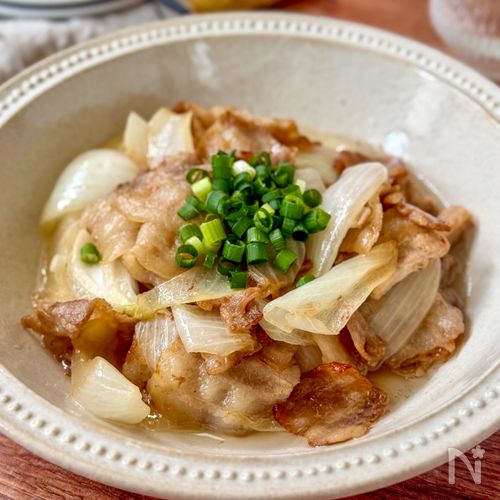 【新玉ねぎの塩だれ炒め】新玉ねぎの甘さでご飯が止まらない！