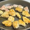 【鶏むね肉のスパイシーオーロラソースあえ】の工程2