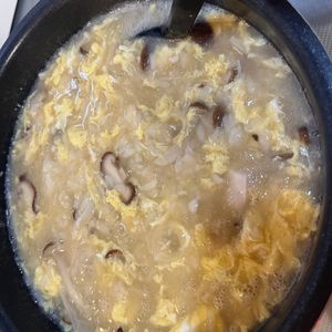SAKIの作ってみた!投稿(【鶏ときのこのたまご雑炊】ご飯１杯で２人分♡疲れた胃腸に♬)