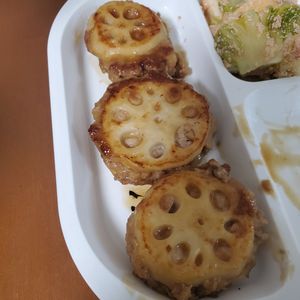 りょうままちかの作ってみた!投稿(【シャキッとふわふわお豆腐れんこんバーグ】作り置き、お弁当に)
