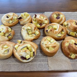 こむぎの作ってみた!投稿(さつまいもパン♪バター香るふわもちミニサイズ♡)