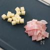 3分で完成!爆速めちゃ旨【和風ベーコンエッグチーズ混ぜご飯】の下準備