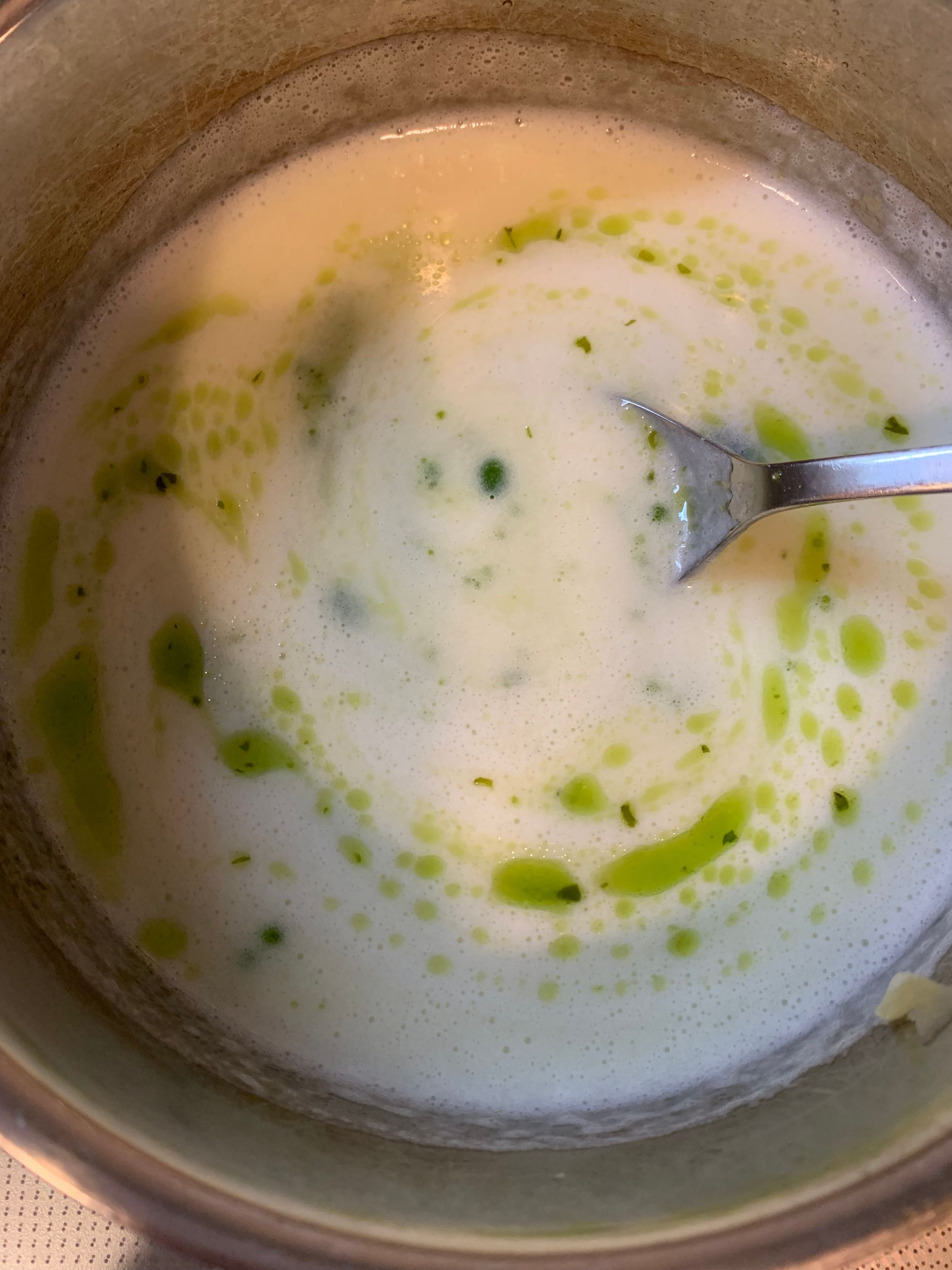 華やかタコのせバジルスープ | レシピサイトNadia