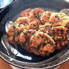 お肉の方が少ないちょーヘルシーな♡鶏ひき肉のミニおからバーグ