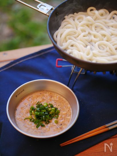 サバ缶で!ごまだれつけうどん