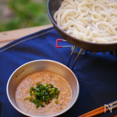 サバ缶で!ごまだれつけうどん