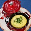 朝食にピッタリなミニココットで「チーズスフレオムレツ」