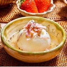 レンジで簡単!とろとろ丸ごと新玉葱