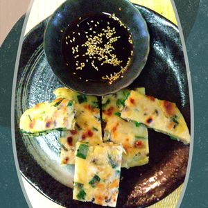 チョロリスの作ってみた!投稿(晩酌のお供に嬉しい♡簡単『海鮮チヂミ』混ぜて焼くだけ！)