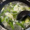 春菊と鶏だんごのぽかぽかねぎ生姜スープの工程3