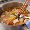 【白菜のぽかぽか柚子胡椒スープ】鶏むねちくわで満足感も◎の工程4