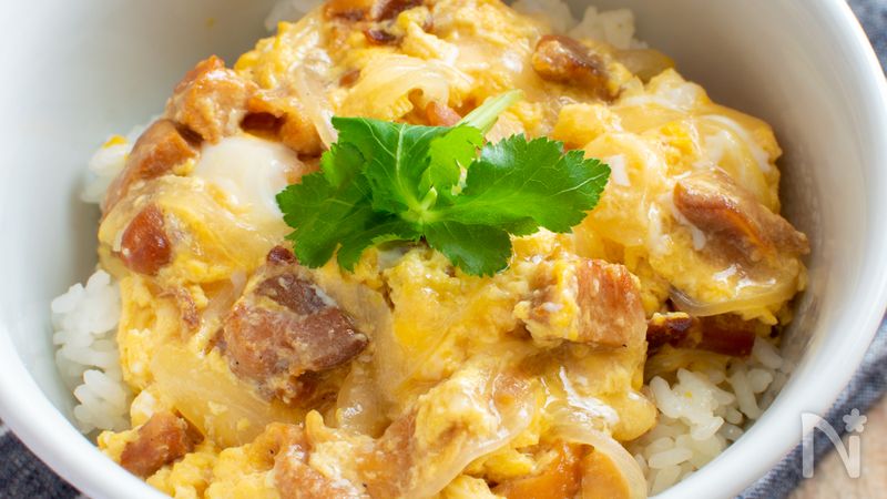 焼きとり親子丼 簡単 忙しい日のランチや夕食に By いがらしかな レシピサイト Nadia ナディア プロの料理家のおいしいレシピ