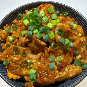 楽ラク手抜キッチン🐶🐾の作ってみた!投稿(【簡単すぎるご飯泥棒】豚の照りたま丼)