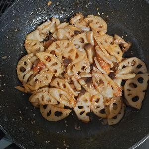 KUMIKOの作ってみた!投稿(ご飯が進む【蓮根とちくわときのこのコチュマヨ炒め】お弁当にも)