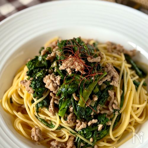旬の美味しさ【ごま油香る春菊とひき肉のピリ辛スパゲッティ】