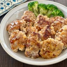 ふわっとジューシー!《豚こま豆腐の黒酢焼き》