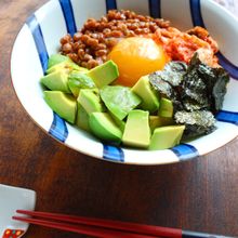 アボカドキムチ納豆丼