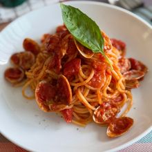 白ワインで旨味を抽出【あさりとトマトのパスタ】