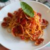 白ワインで旨味を抽出【あさりとトマトのパスタ】
