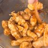 しっとり柔らか♩驚くほどぷるっぷる✨【鶏むね肉ユッケ丼】の工程5