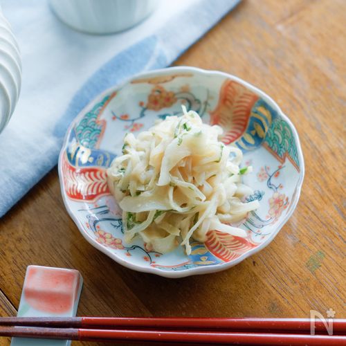 上品な和の副菜♪新玉ねぎのごまみそあえ
