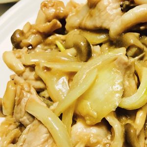YOKO.TNKの作ってみた!投稿(コク旨【豚こまときのこのオイバター炒め】旨味凝縮♡お弁当にも)