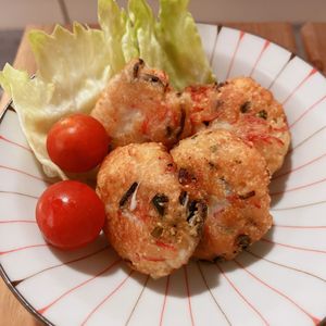 あーちゃん·͜· ♡の作ってみた!投稿(混ぜて焼くだけ『鶏とはんぺんのふわふわ♡塩昆布チーズつくね』)