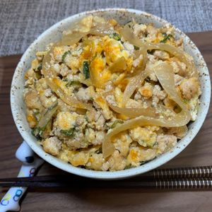 楽ラク手抜キッチン🐶🐾の作ってみた!投稿(【鶏ひき肉の親子丼】ヘルシーなのに美味しすぎる！！)