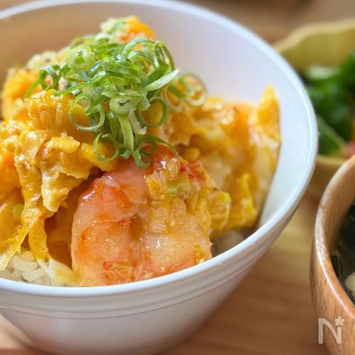 10分で完成!ぷりとろ【エビたま丼】