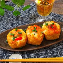 火を使わず簡単！一口栃尾揚げのミニトマト詰め焼き