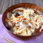 もやし×しめじ×豚こまで！簡単具だくさん酸辣湯スープ