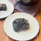 お箸がとまらない　胡麻もち