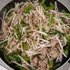 豚とアスパラ菜の麺つゆオイスター炒め♩包丁不要!ワンパン簡単の工程3