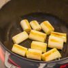 【冬になると食べたくなる】塩だけで決まるぽかぽか手羽スープの工程1