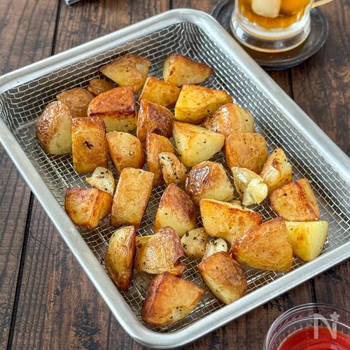 【食卓に出したら喰らいつく】
我が家の最強ガーリックポテト