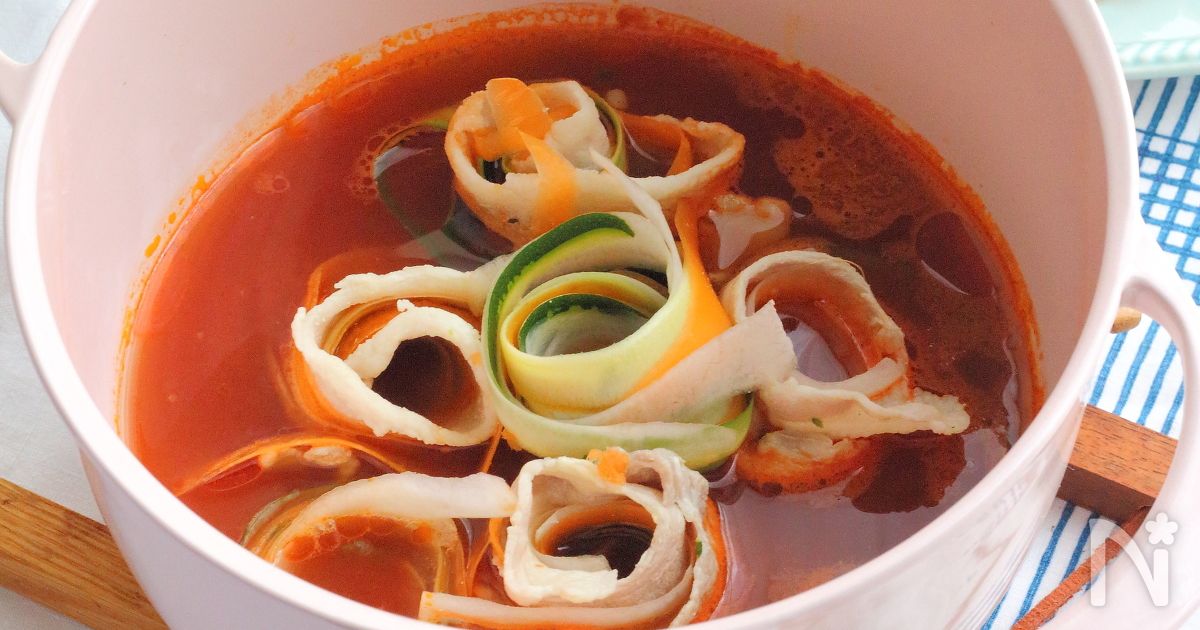 くるくる野菜のガーリックトマト鍋