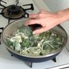 【ちくわと野菜のかき揚げ風】揚げないワンパンの工程4